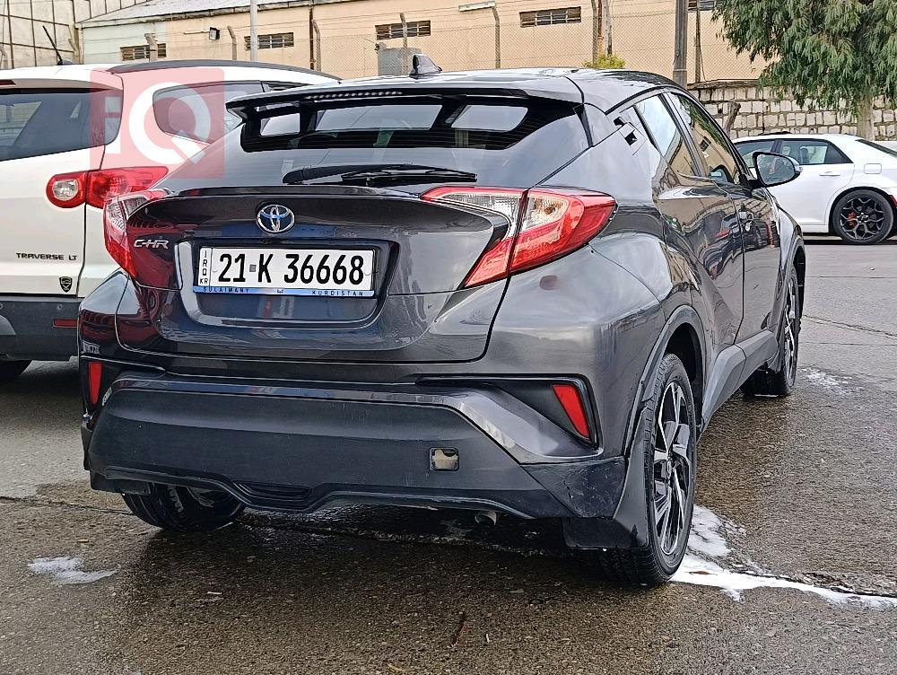 تويوتا سي اتش ار